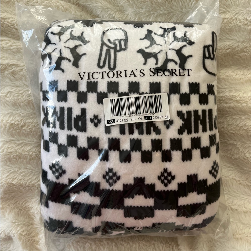 NEW Limited Edition VS Pink Sherpa Holiday Blanket